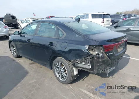 2023 Kia Forte Lxs z USA, uszkodzony, nr VIN 3KPF24AD8PE554398